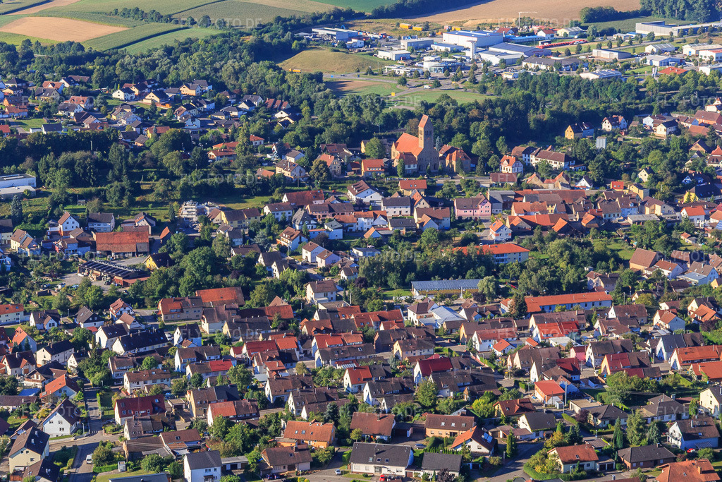 Luftbild: Ortsansicht von Norden im Ortsteil Flehingen in Oberderdingen im Bundesland Baden-Württemberg in Deutschland. Foto: IMG_093901.jpg vom 23.08.2016 durch Werner Riehm/FLY-FOTO.de
