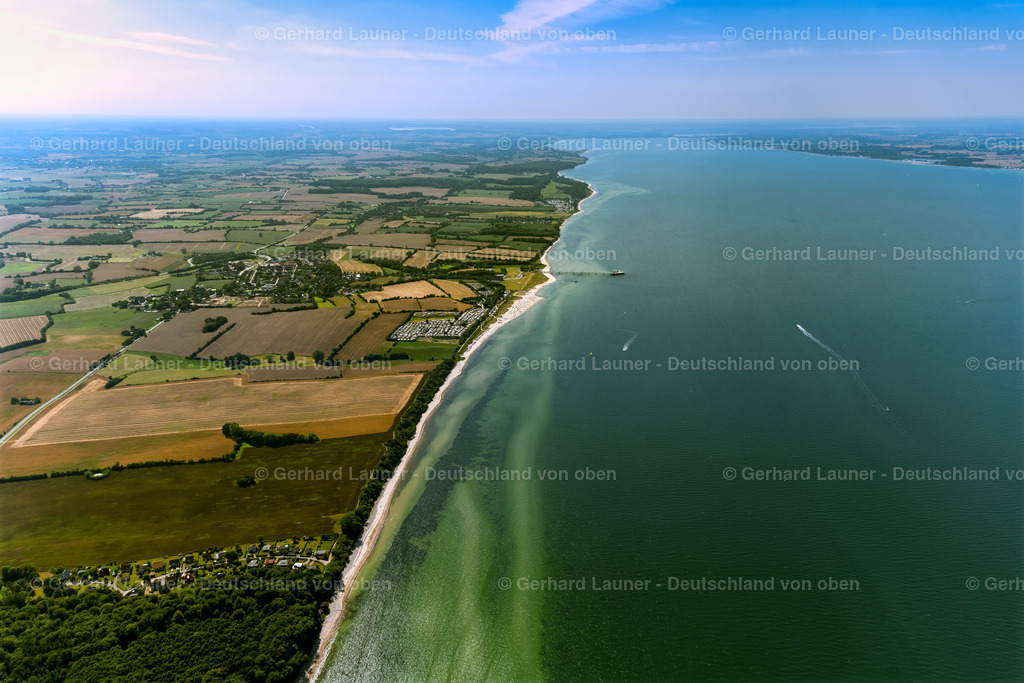 4037910 | Ostseeküste bei Schwedeneck 07.08.2020 Küsten- Landschaft am Sandstrand der Ostsee in Surendorf im Bundesland Schleswig-Holstein, Deutschland. // Coastline on the sandy beach of Baltic Sea in Surendorf in the state Schleswig-Holstein, Germany. Foto: Gerhard Launer