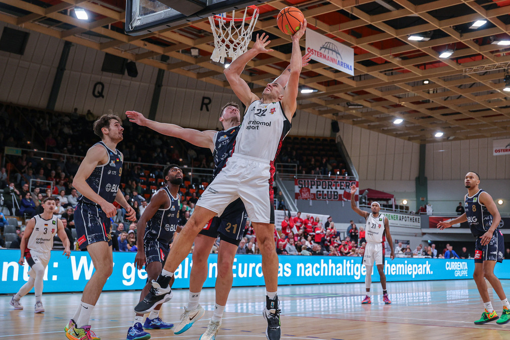 Pro A BAYER GIANTS vs Eisbären Bremerhaven-46 | Fotos von Basketballspielen aus dem Raum NRW fotografiert von Gero Mueller-Laschet und Daniel Schaefer - Realisiert mit Pictrs.com