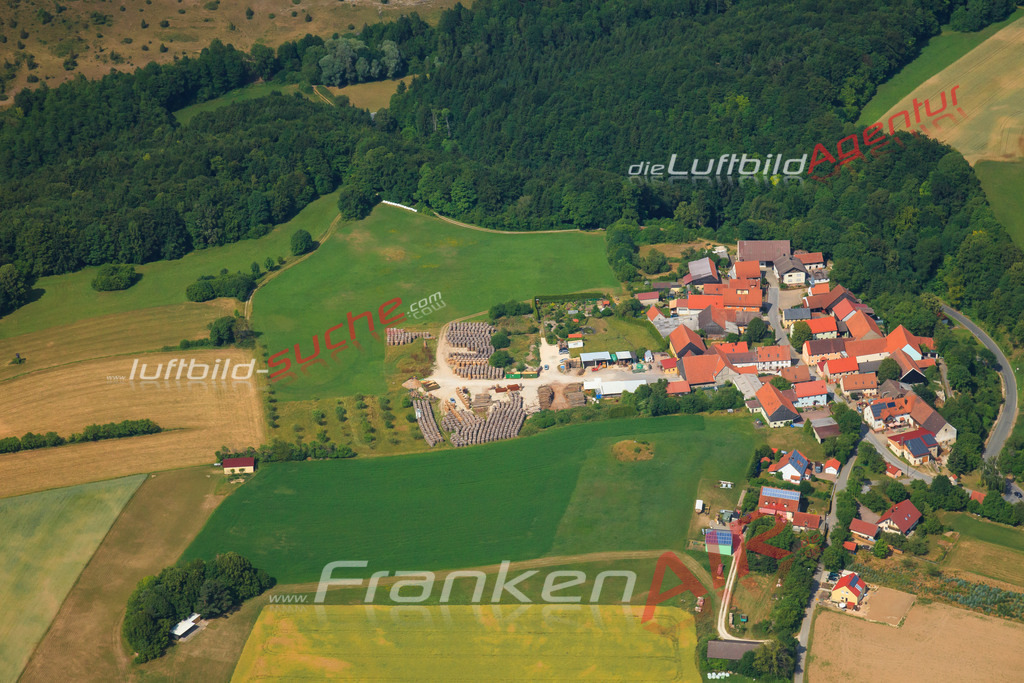 Luftbild von Schneeberg Wattendorf - Luftaufnahme wurde 2013 von https://frankenair.de mittels Flugzeug (keine Drohne) erstellt - die Geschenkidee