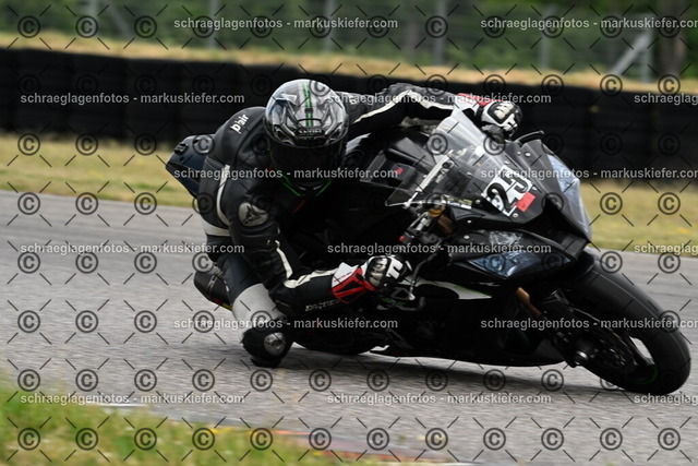 25bt02-0668 | markuskiefer.com - Realisiert mit Pictrs.com