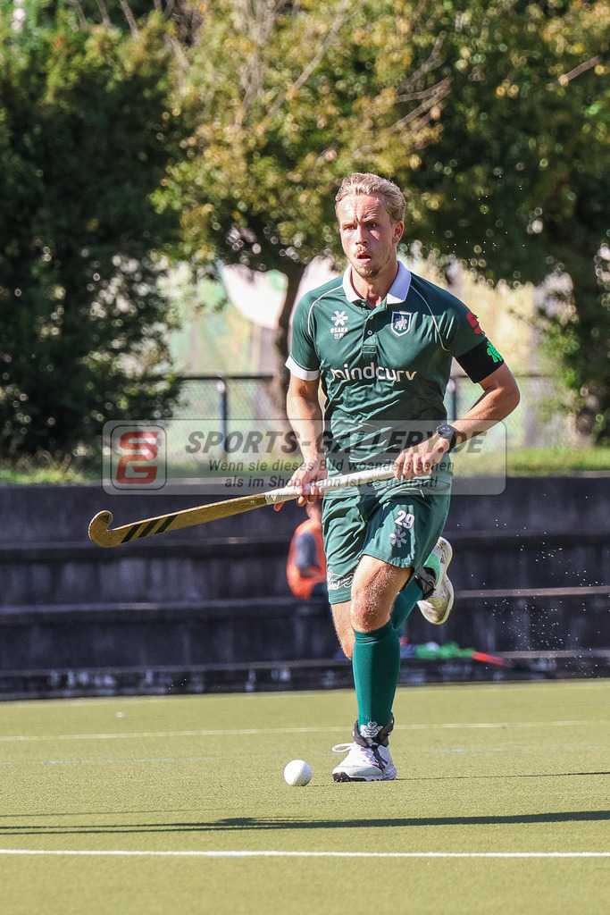 MJ_2022-09-25_HTCU-Alster-46 | Malte Hellwig (Uhlenhorst Mülheim #29), Uhlenhorst Mülheim - Club a. d. Alster am 25.9.2022 im Waldstadion, Mülheim a. d. Ruhr