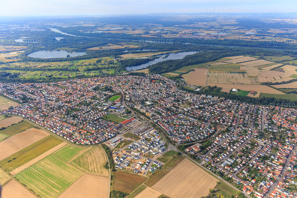 Luftbild: Neubaugebiet Am Biegen im Ortsteil Hochstetten in Linkenheim-Hochstetten im Bundesland Baden-Württemberg in Deutschland. Foto: IMG_122864.jpg vom 11.09.2020 durch Werner Riehm/FLY-FOTO.de