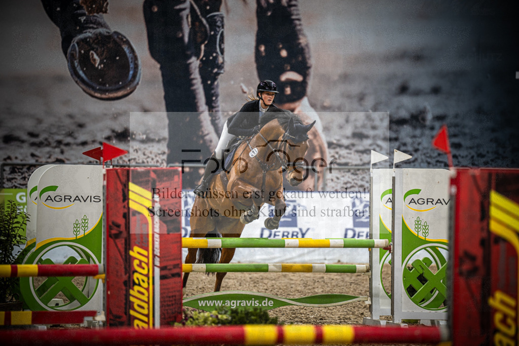 DOS_1853 | Entdecke hochwertige Reitturnierfotos von Foto Oger. Professionell, emotional und authentisch – jetzt Lieblingsmomente im Shop bestellen.Deutschlandweite Turnierfotografie. - Realisiert mit Pictrs.com