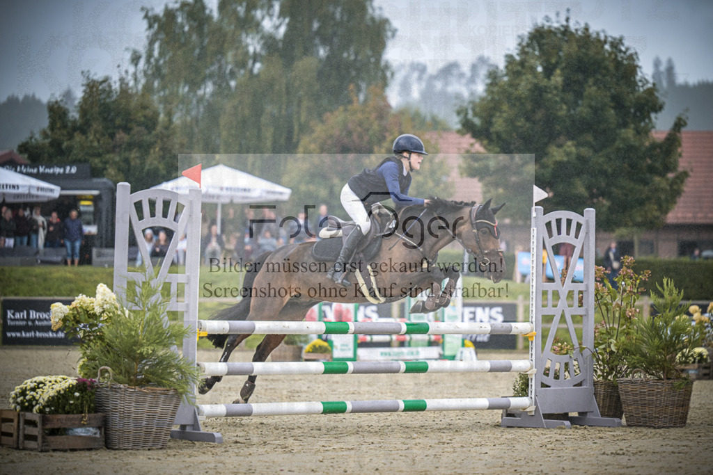 DOS_0199 | Entdecke hochwertige Reitturnierfotos von Foto Oger. Professionell, emotional und authentisch – jetzt Lieblingsmomente im Shop bestellen.Deutschlandweite Turnierfotografie. - Realisiert mit Pictrs.com