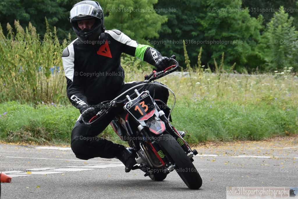 DSC_0414 | Sportfotografie , Motorsport, Motoross, Reitsport, Mointainbike, Enduro,
Landschaft , Outdoor, Eventfotografie, Landschaft, Bilder online bestellen - Realisiert mit Pictrs.com