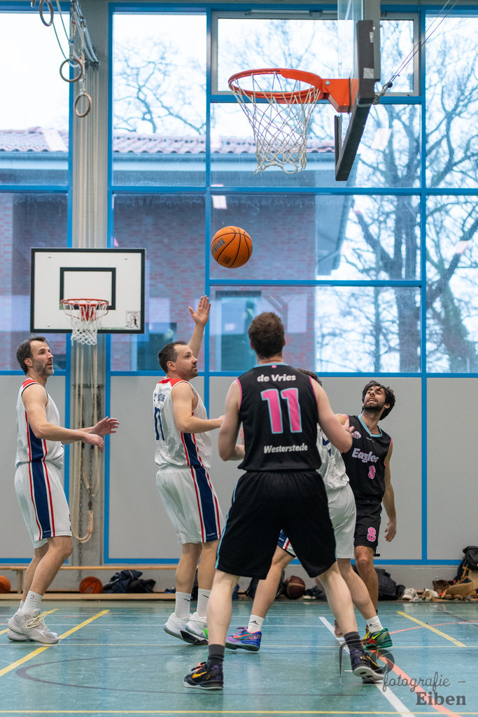 VFL Rastede-Westerstede 3 | VFL Rastede (weiß)-Westerstede 3 (schwarz) am 22.02.2026 in Rastede (Sporthalle); Photo: Philip Eiben 2025 - Realisiert mit Pictrs.com