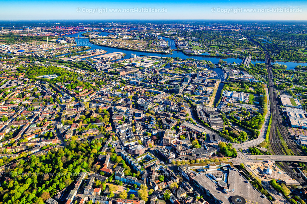 Hamburg_Harburg_Stadtzentrum_ELS_0344270425 | HAMBURG 27.04.2025 Stadtansicht des Innenstadtbereiches im Ortsteil Harburg in Hamburg, Deutschland. // City view on down town in the district Harburg in Hamburg, Germany. Foto: Martin Elsen