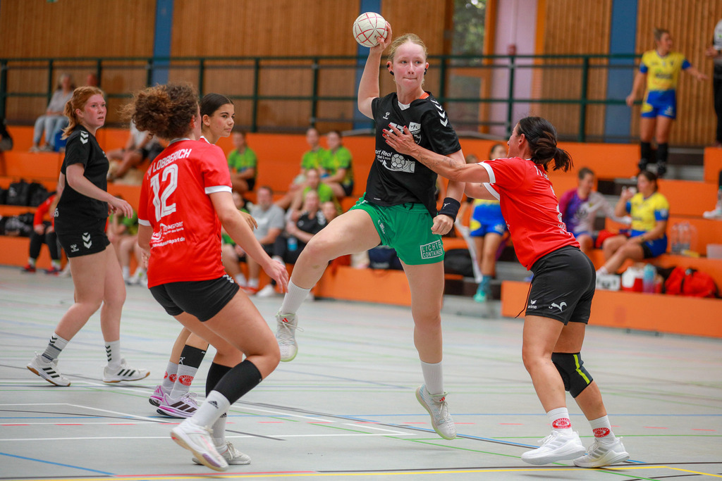 Rheinhausen-Lobberich_Plus_310825_059 | Bildergalerie von Sport-Ereignissen aber auch von weiteren spannenden Dingen - nicht nur vom Niederrhein. In Anlehnung an den bekannten Spruch von Hanns Dieter Hüsch heißt das Motto: "Niederrhein ist überall".  - Realisiert mit Pictrs.com