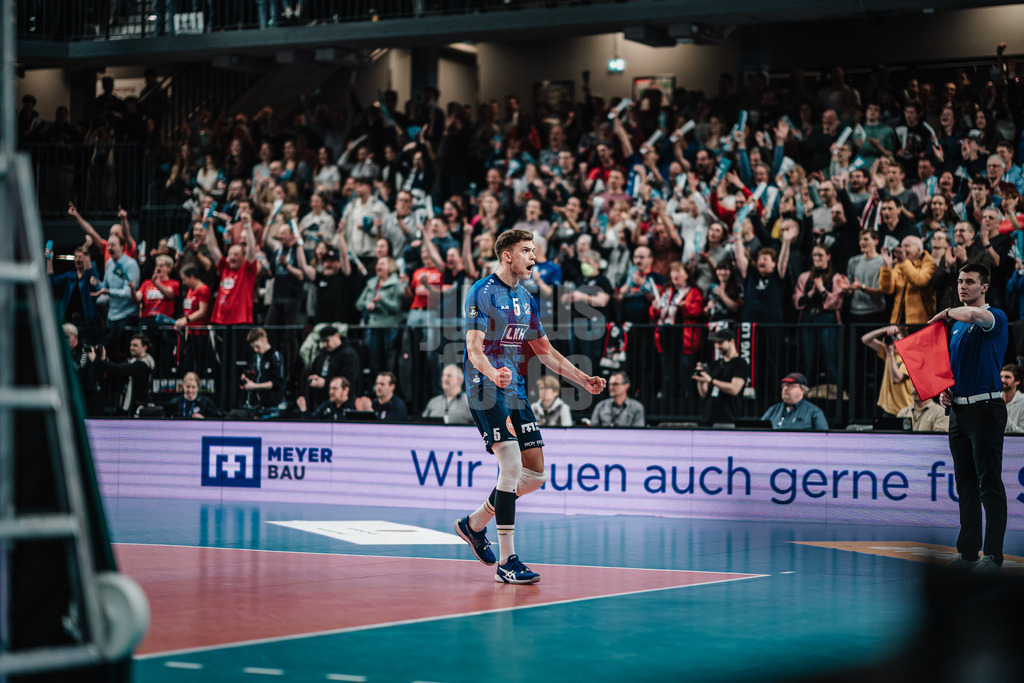 Volleyball | Herren | Saison 2023/2024 | CEV Volleyball Cup 2024 Finale | SVG Lüneburg (GER) vs. Asseco Resovia Rzeszow (POL) | 12.03.2024 | Erik Johannes Röhrs (#5, SVG Lüneburg) jubelt