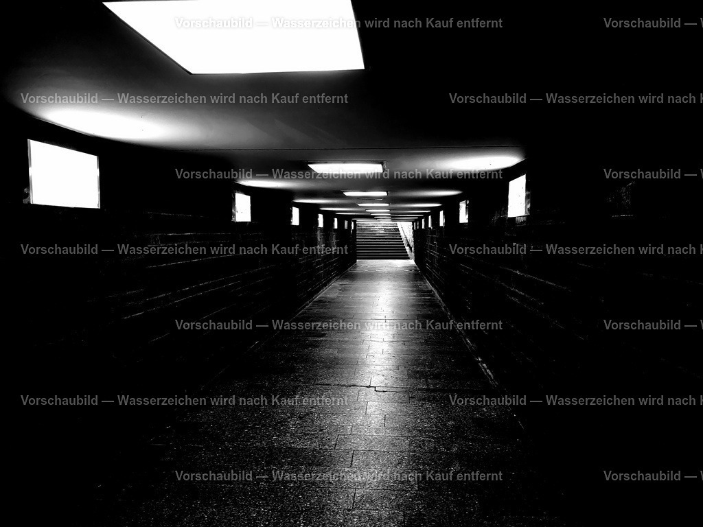 Tunnel | Bahnhofstunnel  in Berlin-Lichtenberg - Realisiert mit Pictrs.com
