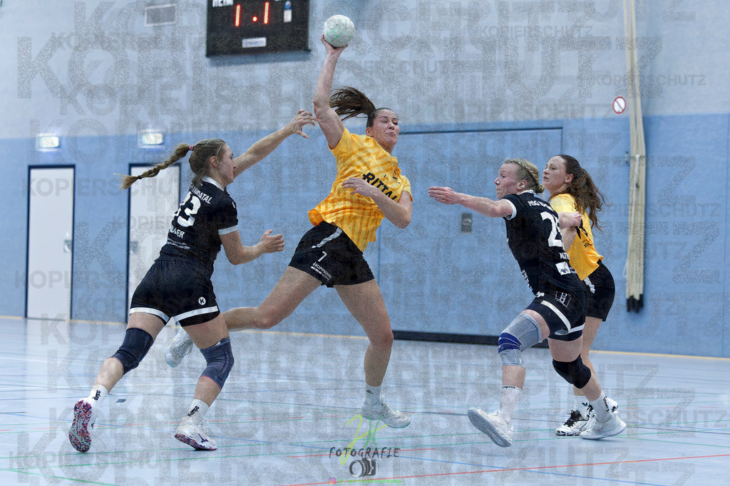 Handball Frauen Oberliga Mitte, HSG Eibelshausen/Ewersbach - HSG Lumdatal | Handball Frauen Oberliga Mitte, HSG Eibelshausen/Ewersbach - HSG Lumdatal am 21.02.2026 in Dietzhölztal-Steinbrücken (Sporthalle am Hammerweiher)Photo © 2026 - Jörg Heinrich - Realisiert mit Pictrs.com
