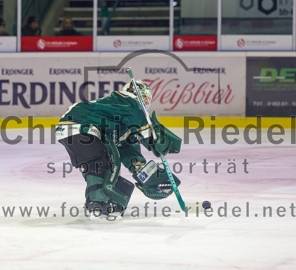2025-11-30_062_TSV_Erding_gegen_EC_Peiting | Erding, Deutschland, 30.11.2025:Eishockey, Oberliga Süd 2025 / 2026, 22. Spieltag, TSV Erding gegen EC Peiting, Endergebnis: 5:1Torwart Leon Meder (Erding Gladiators, #39)Foto: Christian Riedel / fotografie-riedel.net