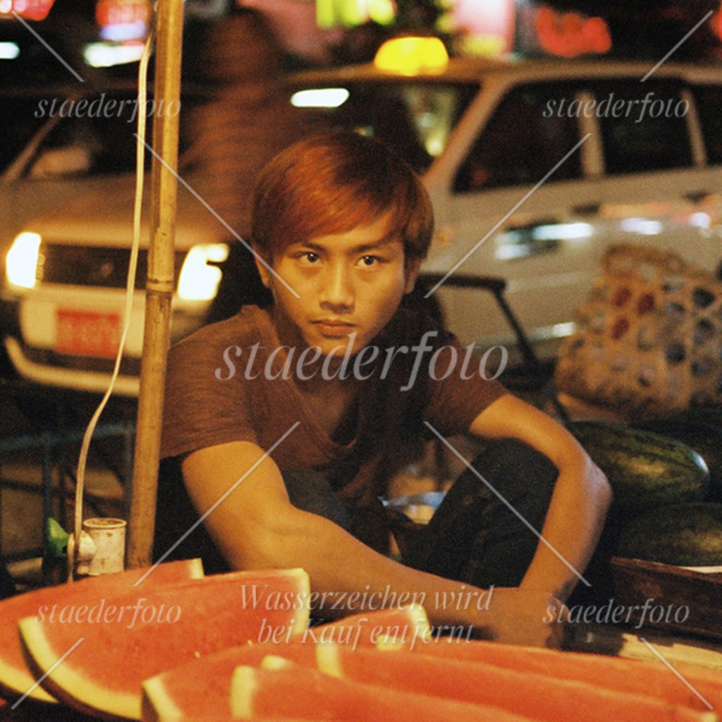 Melonenverkaeufer_1 | Der Fotograf für Portraitfotografie aus Berlin | staederfoto.de - Realisiert mit Pictrs.com