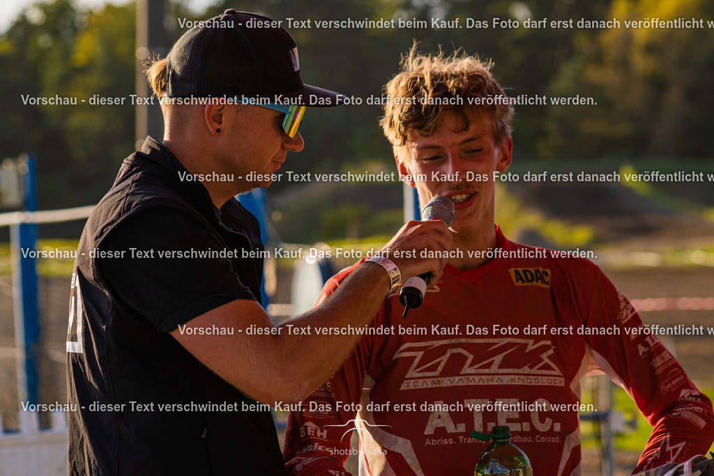 09_21_LM_Schenkenhorst-0705 | Sportfotografin aus Berlin-Brandenburg mit Fokus auf Motocross. Ich halte deine sportliche Leistung und echte Emotionen auf und neben der Strecke professionell fest. Entdecke die Fotos von deinem Rennen und bestelle sie direkt hier im Shop.