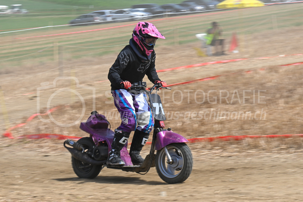 Motortrotti-Rennen Buch am Irchel - 19. August 2023 | Motortrotti-Rennen Buch am Irchel
Buch am Irchel, Kt. Zürich
Bild: Sportfotografie Markus Aeschimann | www.markus-aeschimann.ch - Realisiert mit Pictrs.com