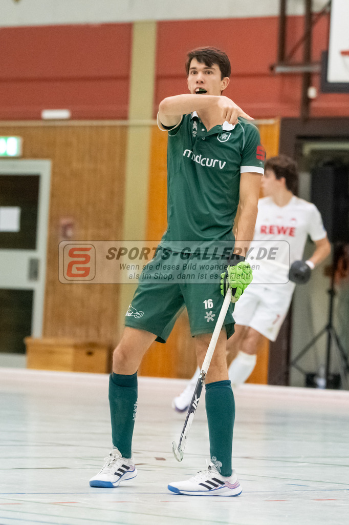 SFE_20240113_0039 | Mülheim, Deutschland, 13.01.2024:  in Aktion waehrend des Spiels der Halle 1. Bundesliga Herren zwischen Uhlenhorst Mülheim vs Rot-Weiss Köln im Sporthalle Lehnerstr. (HTCU) am 13.01.2024 in Mülheim, Deutschland. (Foto von Stephan Fehrmann)

Mülheim, Germany, 13.01.2024:  in action during the game of Halle 1. Bundesliga Herren between Uhlenhorst Mülheim vs Rot-Weiss Köln in Sporthalle Lehnerstr. (HTCU) at 13.01.2024 in Mülheim, Deutschland. (Foto von Stephan Fehrmann)