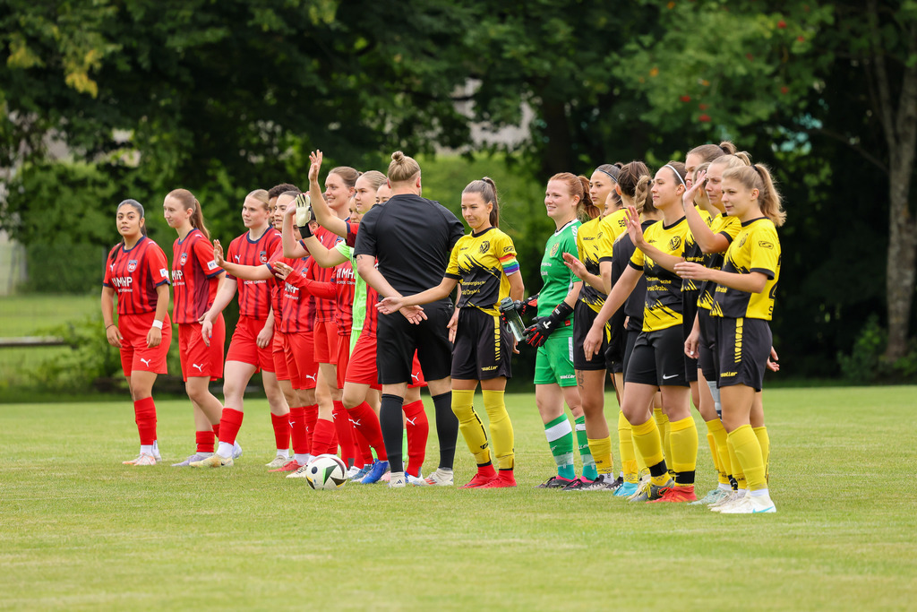 Fußball I FRAUEN I Saison 2025-2026 I Freundschaftsspiel I SGM Ebnat-Waldhausen - 1FC Heidenheim 1846 2 I_250823_1408 | Fotopresso – Sportfotografie in Heidenheim & Umgebung. Professionelle Sportfotografie für unvergessliche Momente. Dynamische Action-Shots, emotionale Szenen & hochwertige Bilder. - Realisiert mit Pictrs.com