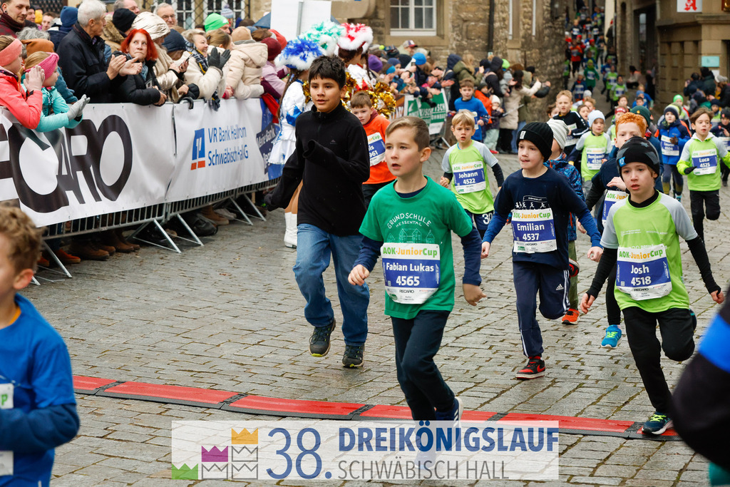 400m AOK Junior Cup | 3 Koenigslauf 2024 400m AOK Junior Cup - Realisiert mit Pictrs.com