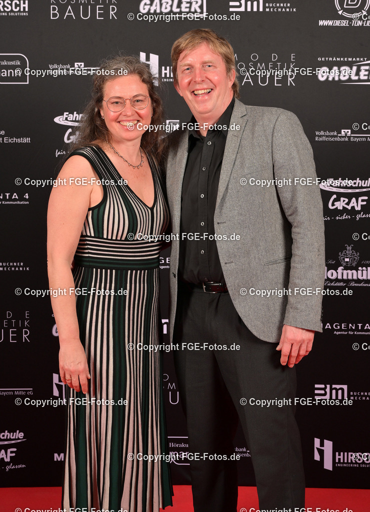 20240113-fge-fotos-0027 | Eröffnungsball der FGE am 13.01.2024 im Alten Stadttheater in Eichstätt. - Realisiert mit Pictrs.com