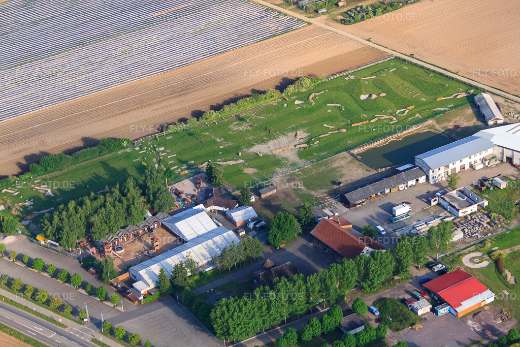 Luftbild: Fussballgolfpark Südpfalz auf dem Adamshof Kandel in Kandel im Bundesland Rheinland-Pfalz in Deutschland. Foto: IMG_64961.jpg vom 18.05.2014 durch Werner Riehm/FLY-FOTO.deWWW.FUSSBALLGOLFPARK-SUEDPFALZ.DE
