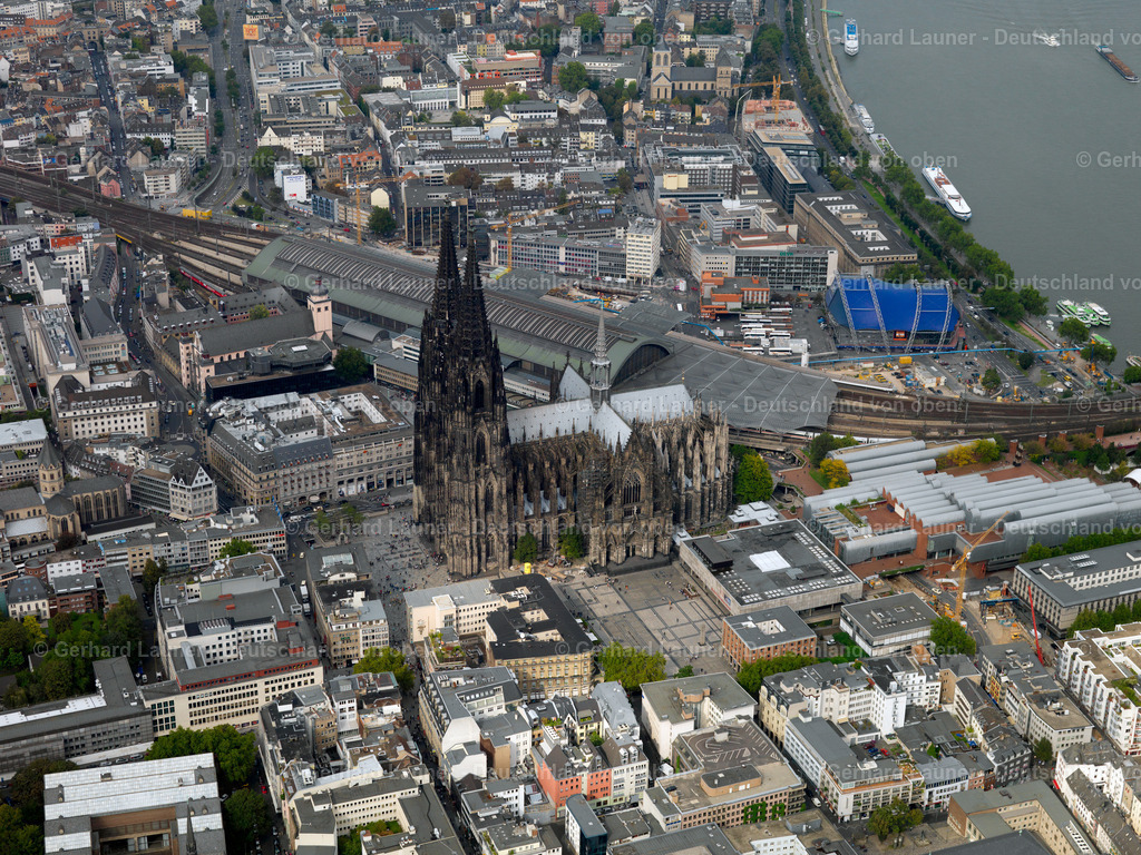 2708073 | Kölner Dom ,offiziell Hohe Domkirche Sankt Petrus, ist eine römisch-katholische Kirche in Köln