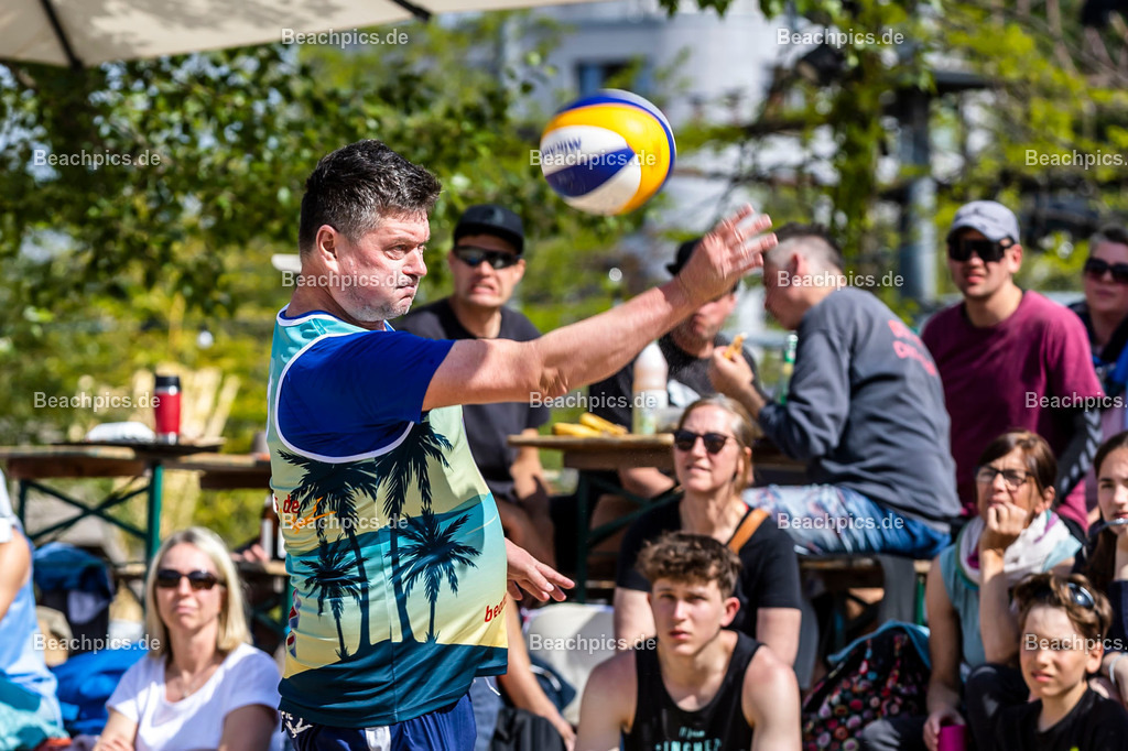 2023-00069705-Vater-Sohn-Turnier |  18.05.2023; Berlin Foto: Gerold Rebsch - www.beachpics.de
