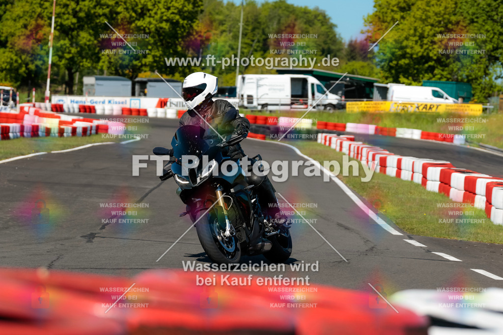 Moto-TeamOBK-21655 | Hier findet Ihr Bilder von Touristenfahrten auf der Nürburgring Nordschleife oder von anderen Veranstaltungen die ich besucht habe. Viel Spass beim Durch Schauen 