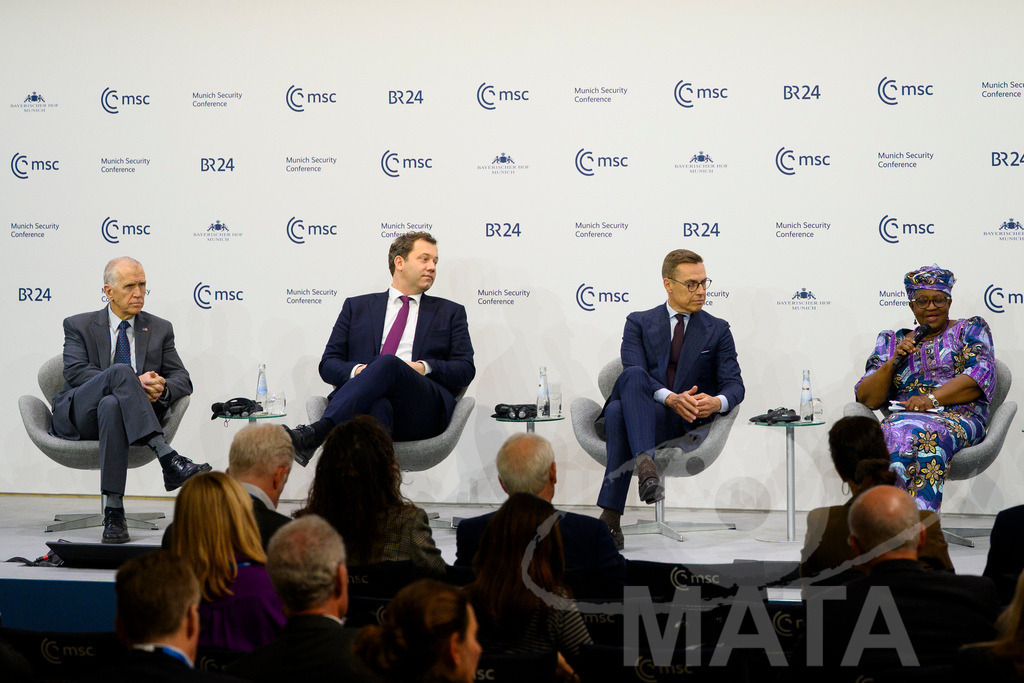 _DWI3786 | MATA IndoCon - Realisiert mit Pictrs.com