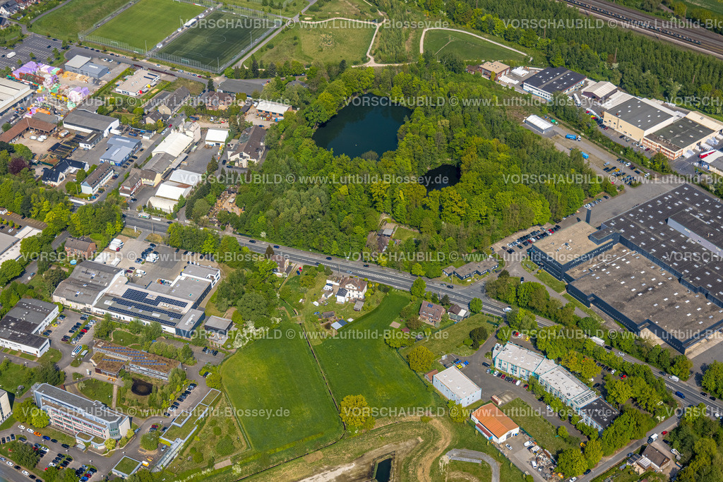 Recklinghausen220501059 | Luftbild der ehemaligen Trabrennbahn Recklinghausen, an der Autobahn A2, mit nördlicher Tangente der Blitzkuhlenstraße,  König-Ludwig, Recklinghausen, Ruhrgebiet, Nordrhein-Westfalen, Deutschland