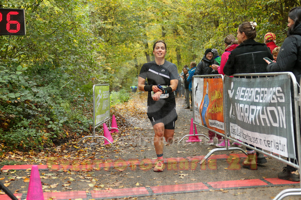 251026_1224_EX1_0294 | Sportfotografie im Rhein-Sieg Kreis, Köln, Bonn, NRW, Rheinland Pfalz, Hessen, etc. Unser Tätigkeitsfeld umfasst den Laufsport vom Volkslauf über den Marathon, Duathlon, Triathon bis zum Ultralauf wie Kölnpfad Ultra oder Schindertrail.