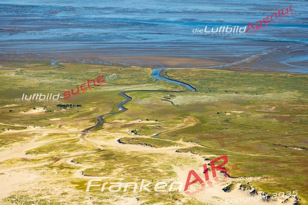 Aktuelles Luftbild von Priel Düne Watt Norderney - Die Luftaufnahme wurde 2022 mittels UL-Flugzeug erstellt ( keine Drohne ) - hochauflösende Kamera-Systeme von  Canon -Beste Qualität - Für grossformatige Ausdrucke geeignet. Die Geschenkidee !