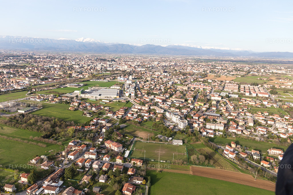 Luftbild: Ortsansicht in Basaldella im Bundesland Friaul-Julisch Venetien in Italien. Foto: IMG_105783.jpg vom 08.04.2018 durch Werner Riehm/FLY-FOTO.de