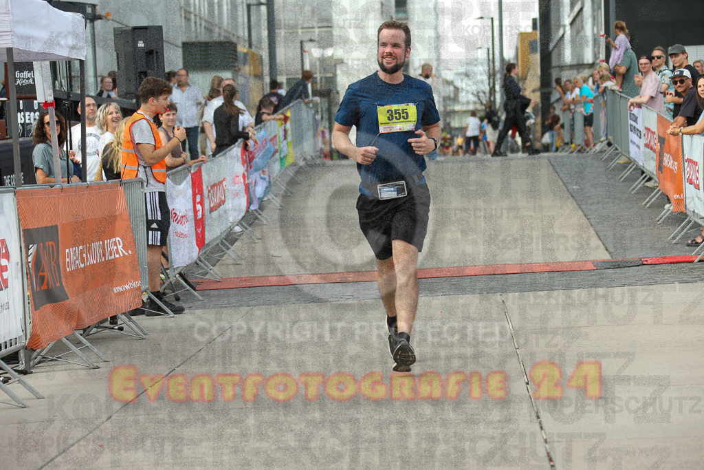 250920_1519_EX1_8901 | Sportfotografie im Rhein-Sieg Kreis, Köln, Bonn, NRW, Rheinland Pfalz, Hessen, etc. Unser Tätigkeitsfeld umfasst den Laufsport vom Volkslauf über den Marathon, Duathlon, Triathon bis zum Ultralauf wie Kölnpfad Ultra oder Schindertrail.