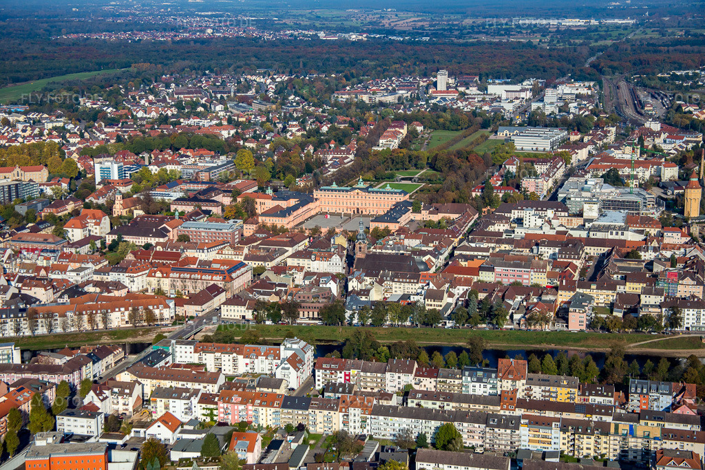 Luftbild: Schlossstr in Rastatt im Bundesland Baden-Württemberg in Deutschland. Foto: IMG_075269.jpg vom 26.10.2014 durch Werner Riehm/FLY-FOTO.de