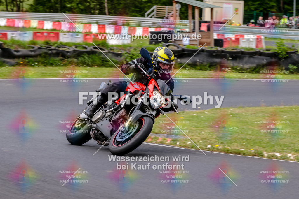 MotoTeamVBK-20898 | Hier findet Ihr Bilder von Touristenfahrten auf der Nürburgring Nordschleife oder von anderen Veranstaltungen die ich besucht habe. Viel Spass beim Durch Schauen 