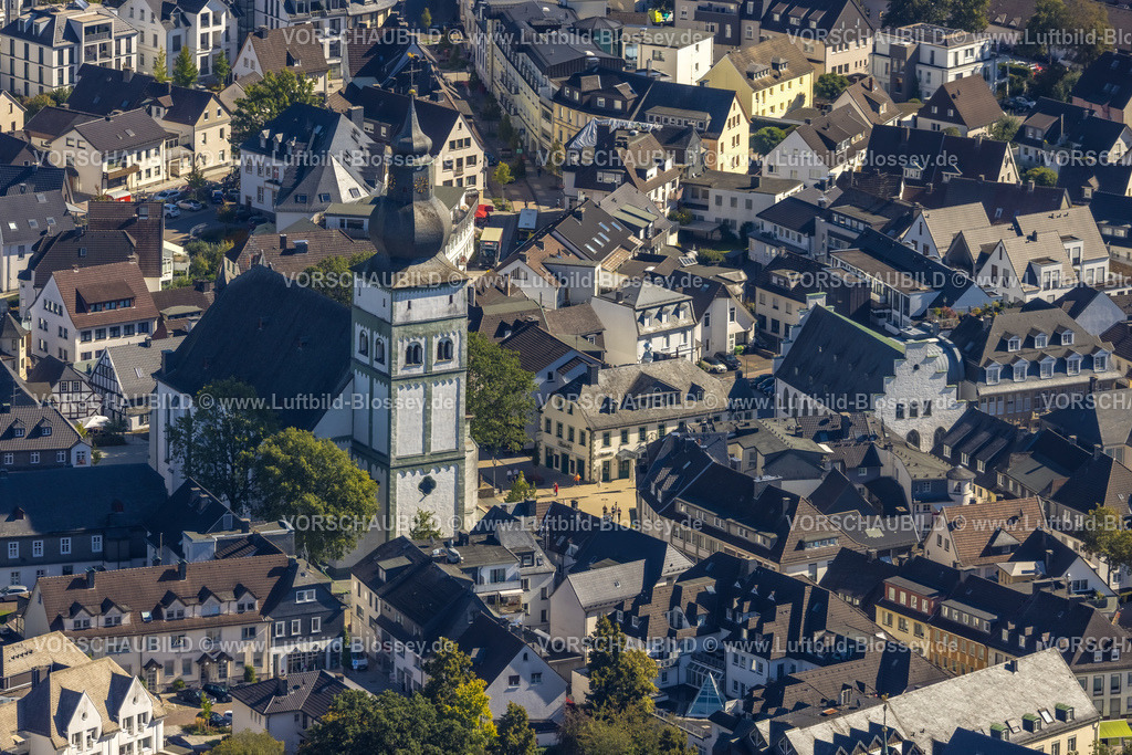 Attendorn230909270 | Luftbild, Altstadt und St. Johannes Baptist Kirche, Attendorn, Sauerland, Nordrhein-Westfalen, Deutschland
