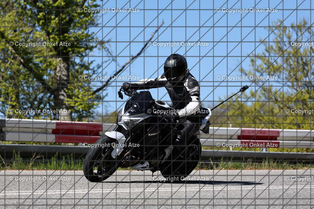 IMG_8226 | Fotograf am Kyffhäuser. Onkel Atze. Kyffhäuser Rennstrecke. Café36. Motorsportfotografie. - Realisiert mit Pictrs.com