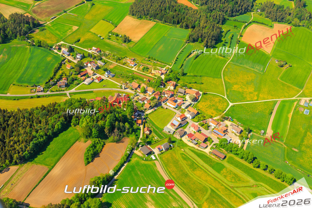 Die Luftaufnahme der Stadt Neukirchen wurde vom UL-Flugzeug heraus erstellt ( keine Drohne )- hohe Auflösung für beste Qualität