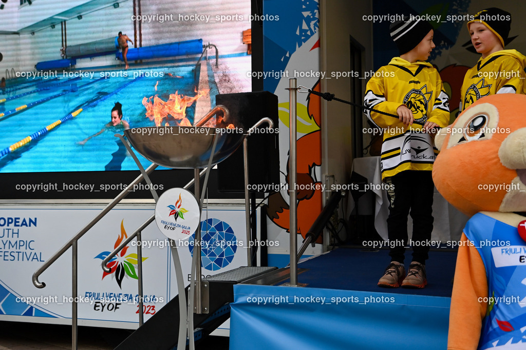 European Youth Olympic Festival EYOF 2023 Pressekonferenz | Jugendspieler EC Hornets Spittal, Olympisches Feuer, Maskottchen European Youth Olympic Festival EYOF 2023, 