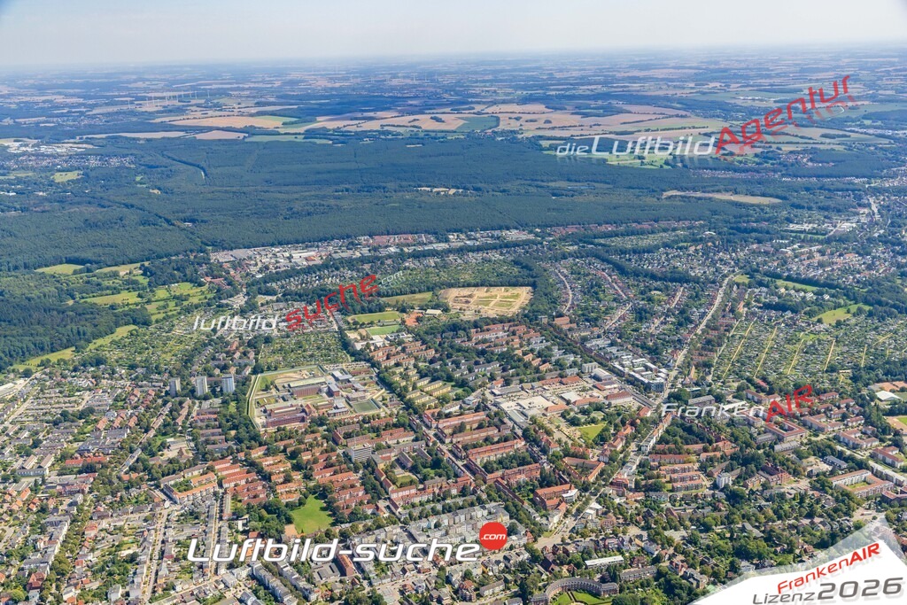 Klassische Luftaufnahme ohne Drohne zeigt:Marli bei Lübeck - Die Luftbildaufnahme wurde 2025 vom UL-Flugzeug heraus erstellt ( keine Drohnenaufnahme ) - Hochauflösende Luftaufnahme -Nicht vergleichbar mit Google Maps oder Satelittenbilder- Die Geschenkidee !Mit Lizenz und Bildrechte bestellbar