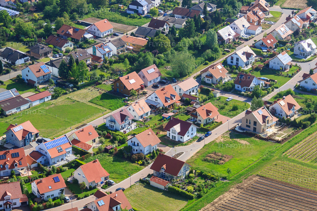 Luftbild: Neubaugebiet Im Erbsenfeld im Ortsteil Mörzheim in Landau im Bundesland Rheinland-Pfalz in Deutschland. Foto: IMG_27163.jpg vom 23.05.2010 durch Werner Riehm/FLY-FOTO.de