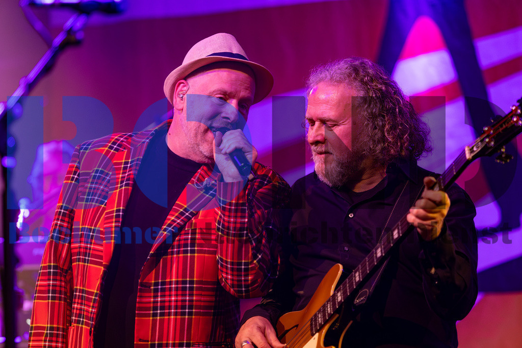 SES_GBAZEC20241227-61 | bond - Realisiert mit Pictrs.com