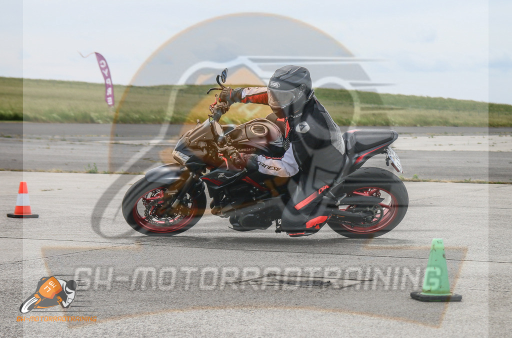 IMG_2892 | gh-motorradtraining-foto.de - Realisiert mit Pictrs.com