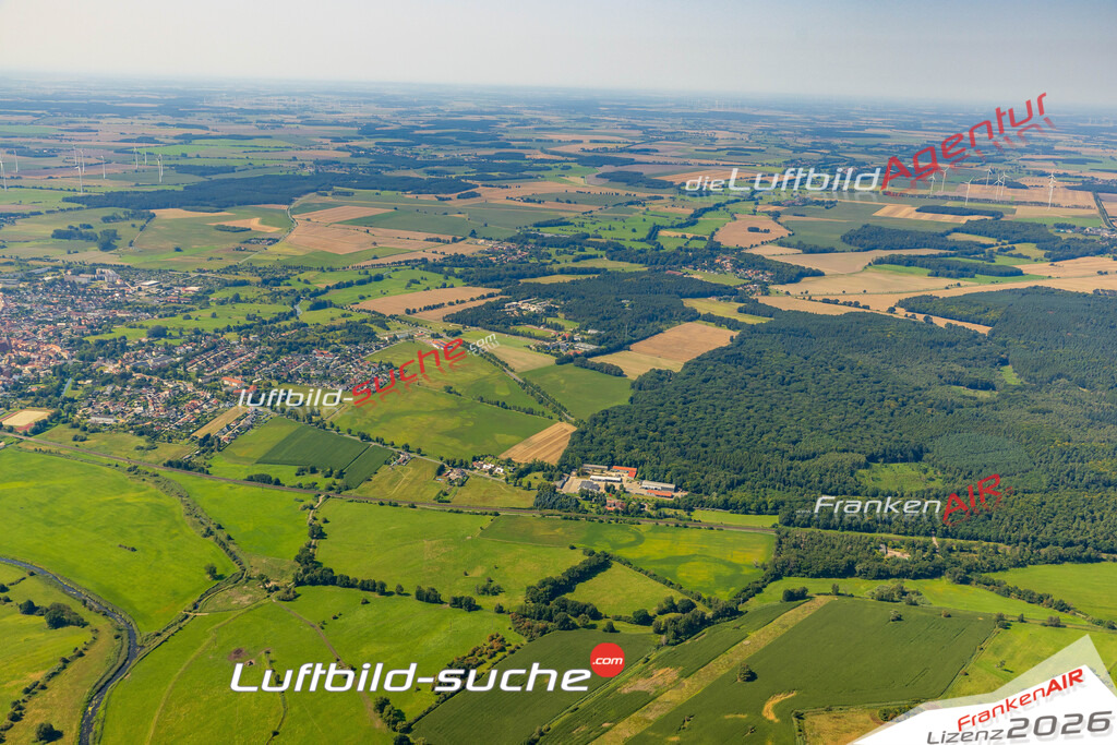 Schrägluftbild  Rahmsdorf  Osterburg - Das Luftbild wurde 2025 vom UL-Flugzeug heraus erstellt (ohne Drohne- keine Drohnenaufnahme ) - Hochauflösende Luftaufnahme -Nicht vergleichbar mit Google Maps oder Satelittenbilder- Die Geschenkidee !Mit Lizenz und Bildrechte bestellbar