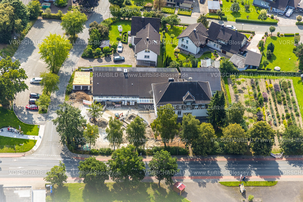 Meschede250807151 | Luftbild, Raphaelschule Eslohe - Teilstandort Reiste mit Solardach, Baustelle, Reiste, Eslohe, Sauerland, Nordrhein-Westfalen, Deutschland