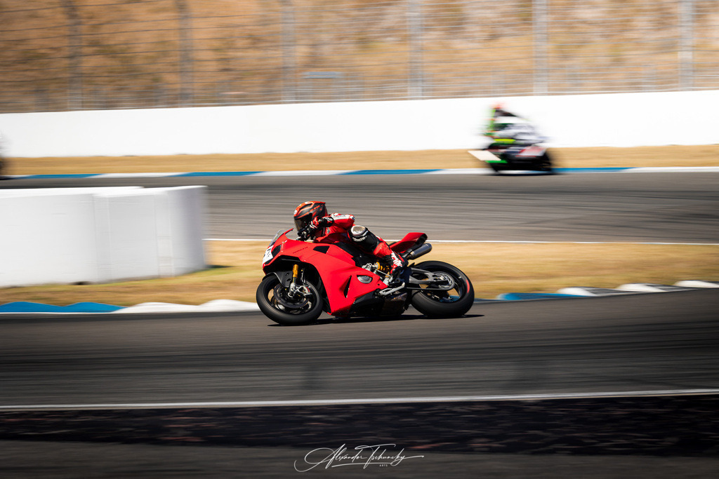 Ducati Trackday Hockenheimring 2026 | Entdecken Sie die faszinierende Welt von Alexander Tschuncky Arts: Kreative Fotografie, atemberaubende Automobilkunst und hochwertiger Bilderdruck. Lassen Sie sich inspirieren! - Realisiert mit Pictrs.com