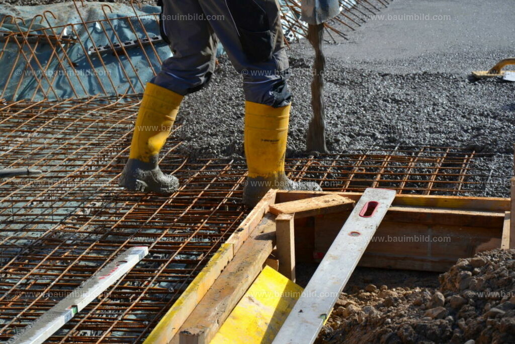 bib-lg04-betonarbeiten-0413 | Nach LV-Leistungsgruppen sortierte Detailfotos über den Bau eines Hauses. Alle Hausbau-Bilder direkt vom Urheber und Autor der Website Haus-Selber-Bauen.com