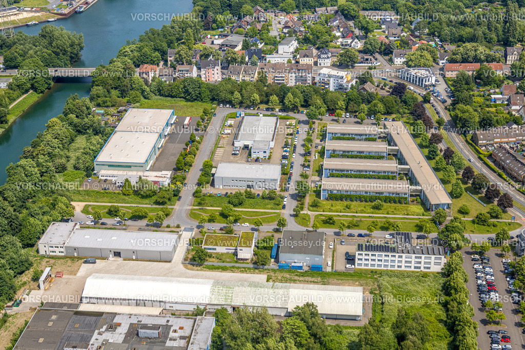 Herne250601819 | Luftbild, Gewerbegebiet, Dassault Systems, Robert-Bosch-Sraße, Wirtschaftsförderungsgesellschaft Herne mbH (WFG) und DSBG Sportstättenbetriebs- und Planungsgesellschaft mbH, Baukau, Herne, Ruhrgebiet, Nordrhein-Westfalen, Deutschland