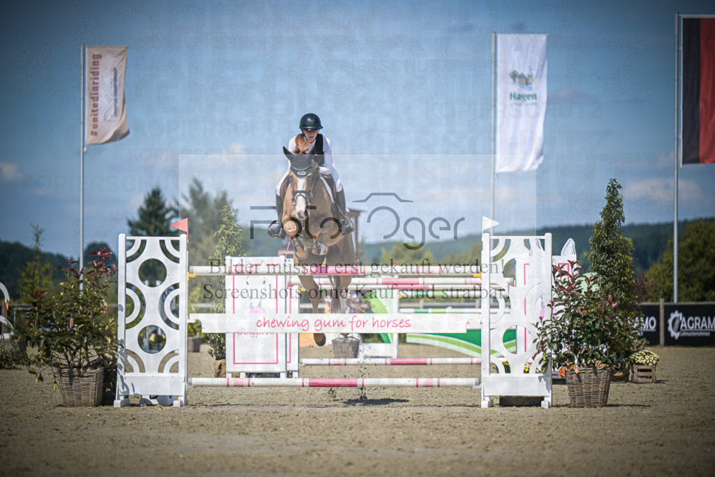 DOS_3977 | Entdecke hochwertige Reitturnierfotos von Foto Oger. Professionell, emotional und authentisch – jetzt Lieblingsmomente im Shop bestellen.Deutschlandweite Turnierfotografie. - Realisiert mit Pictrs.com